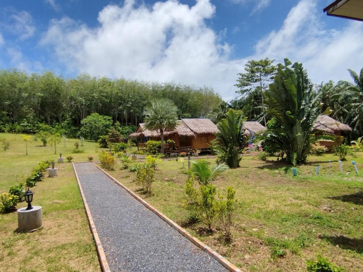 Palm Garden Bungalows Koh Lanta Bagian luar foto