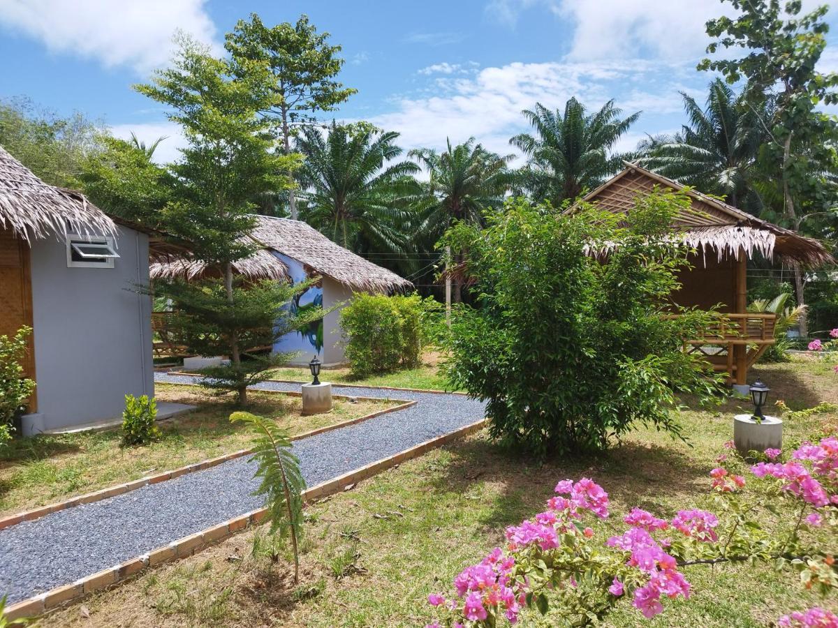 Palm Garden Bungalows Koh Lanta Bagian luar foto