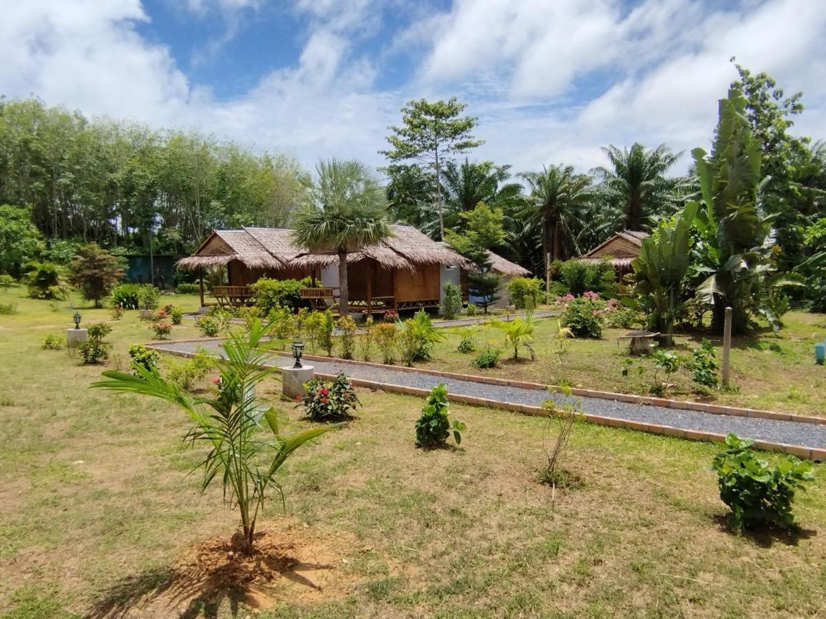 Palm Garden Bungalows Koh Lanta Bagian luar foto